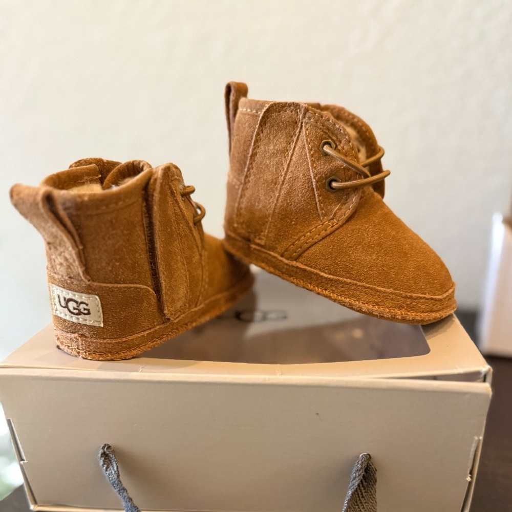 UGG baby Neumel Boots